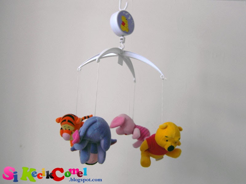 1241 Winnie the Pooh Musical Cot Mobile