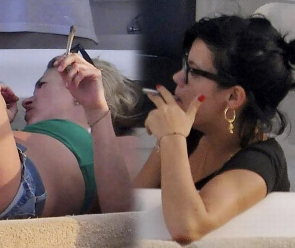 Курящие лесбиянки