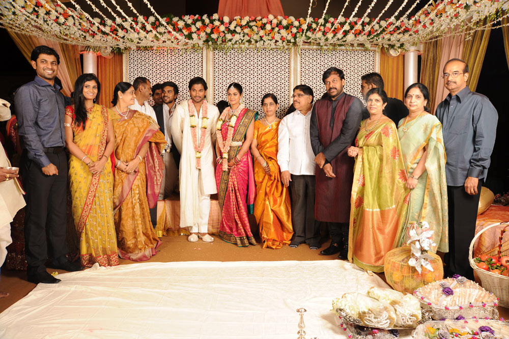 Allu Arjun Sneha Reddy Engagement HQ Pics, Gallery, Videos Exclusive.