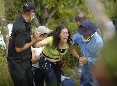 LA GUERRA DE COLOMBIA la guerra de colombia: