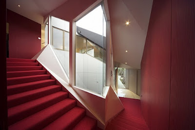Unusual+Interior+Home+Design-The+Klein+Bottle+House+by+Charles+Mcbride Interior of The Klein Bottle House by Charles Mcbride