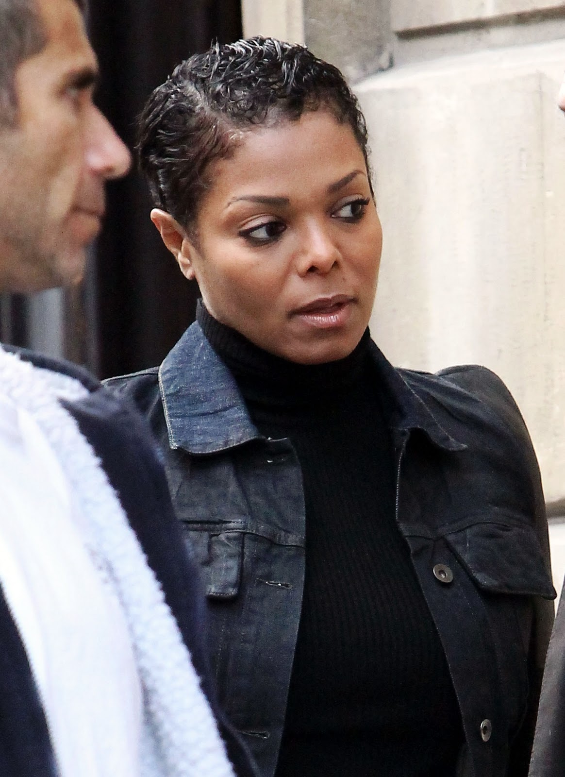 http://4.bp.blogspot.com/_aAbtztlUZpw/TKTedSsjA2I/AAAAAAAAFHM/iztXeGtQMnY/s1600/FP_5816808_ANG_Jackson_Janet_2_092910.jpg