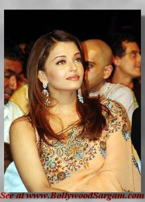 aishwarya rai yellow saree indiasareegallery 2 aishwarya rai yellow saree indiasareegallery 2