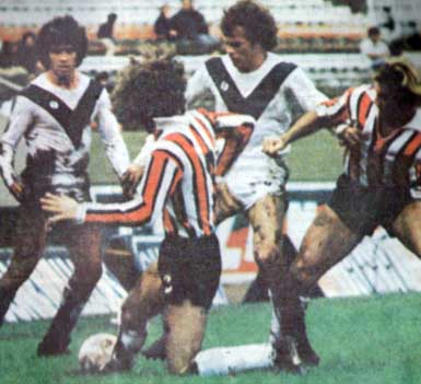 [River+3+Velez+3.jpg]