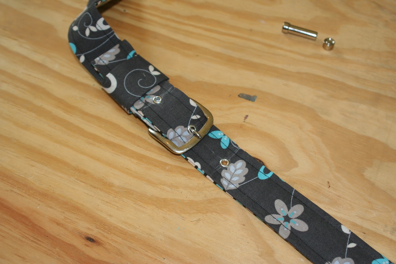 How to Sew a "Belt" Buckle Purse Strap CraftStylish