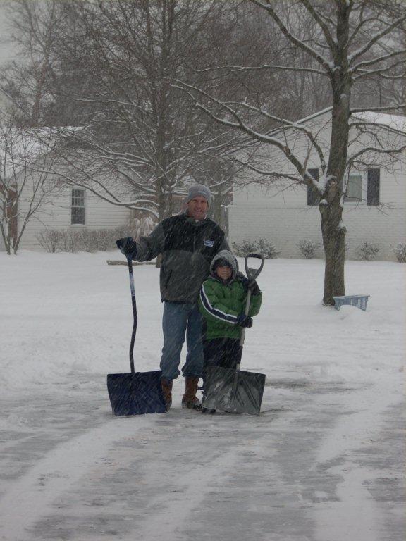 [snow+shovelers.jpg]