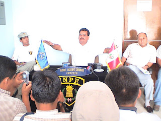 Manuel Vásquez Coronado en conferencia de prensa cuando era director del Penal de Cantera de Cañete (Cortesía: Punto de Encuetro Cañete)