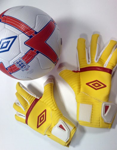 [Umbro_gloves.jpg]
