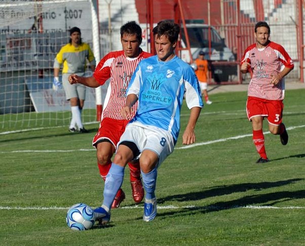 [los_andes_temperley_errea.jpg]