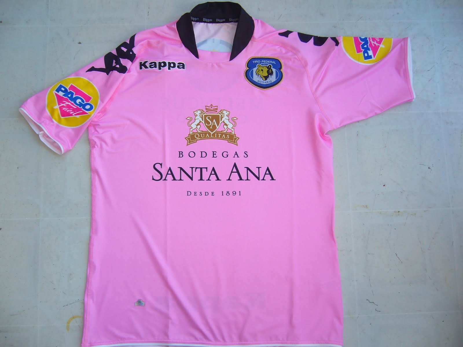 [TIRO+CASACA+ROSA+FRENTE.jpg]