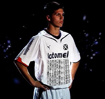 [patito_rodriguez_camiseta_independiente.JPG]
