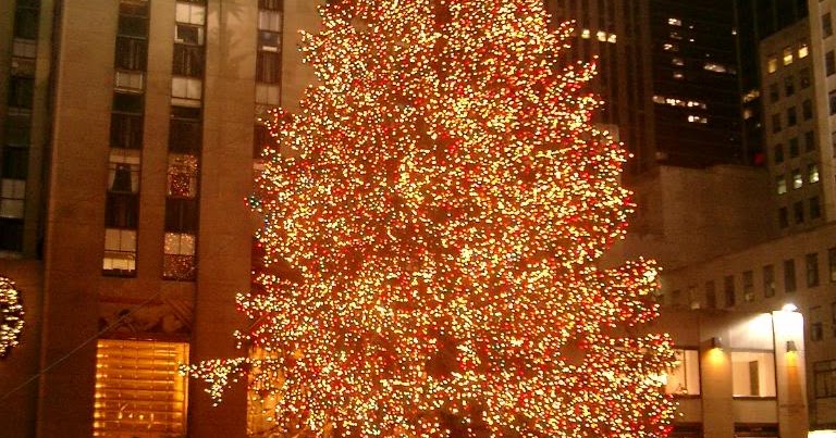 Blog-SahatSimarmata: Sejarah Pohon Natal