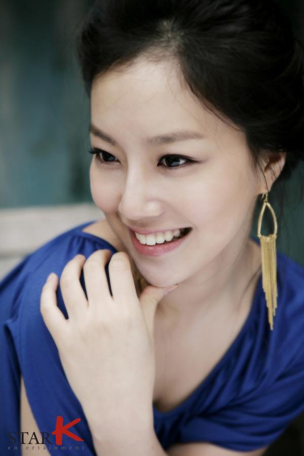 Moon Chae Won - Wallpaper Image