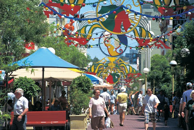 Simply Fabulicious: Breakaway – In the Mood For Christmas?