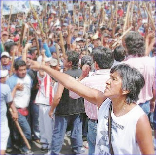 Milagro Sala y sus milicianos