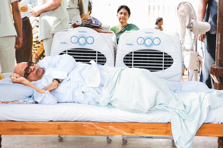 Bilderesultat for கருணாநிதி உண்ணாவிரதம்