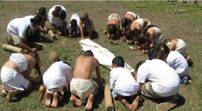 La  Cultura  Taina  Vive  en  Naguake