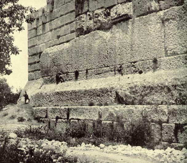 [Baalbek-old-photo.jpg]