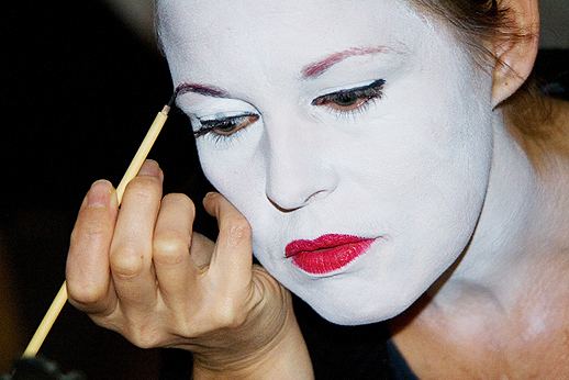 Japanese geisha makeup, memoirs of geisha makeup. Japanese geisha makeup,