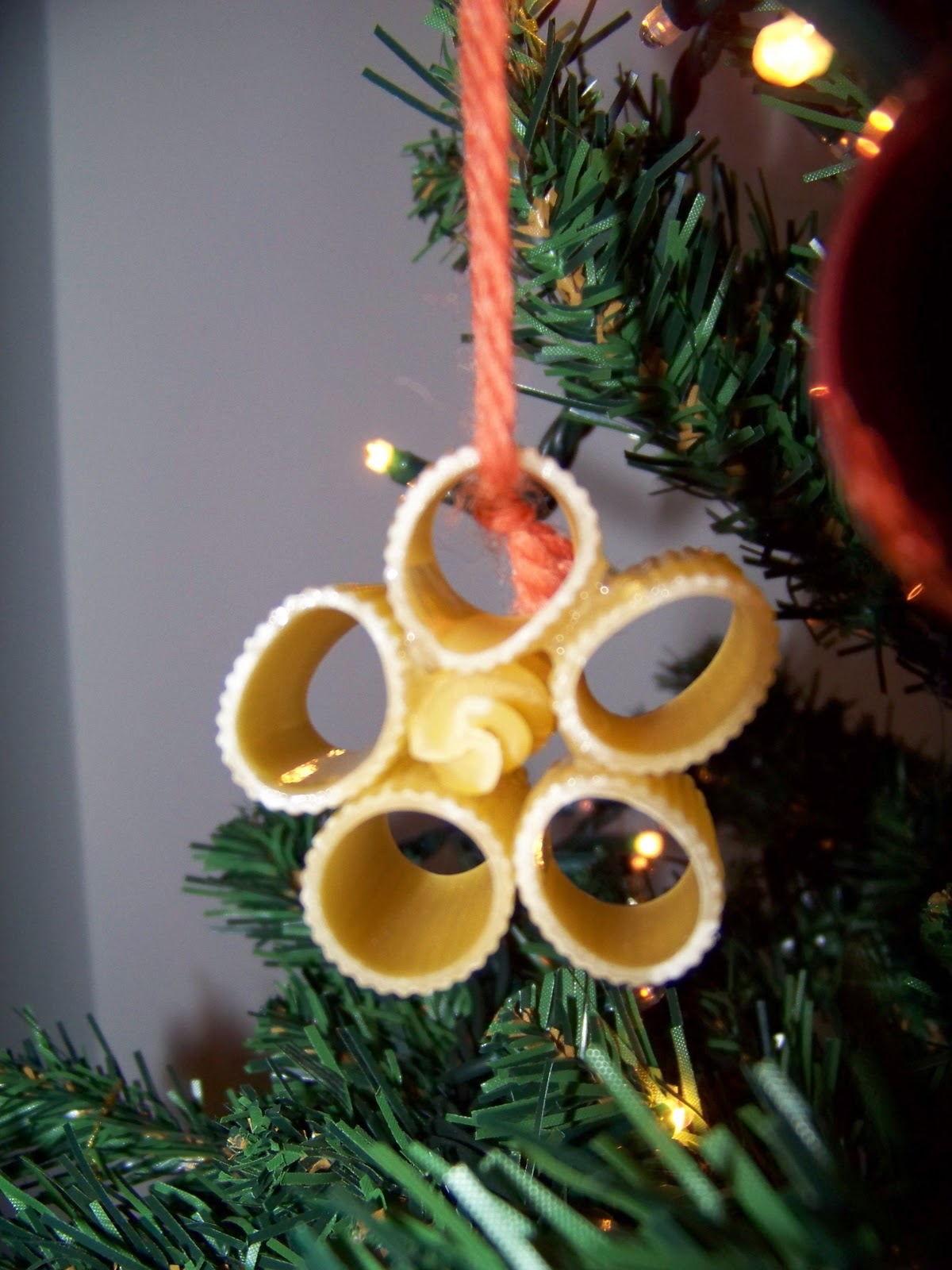 Mamma Giochiamo Addobbi Per Albero Di Natale Con Pasta Cannucce E Polistirolo