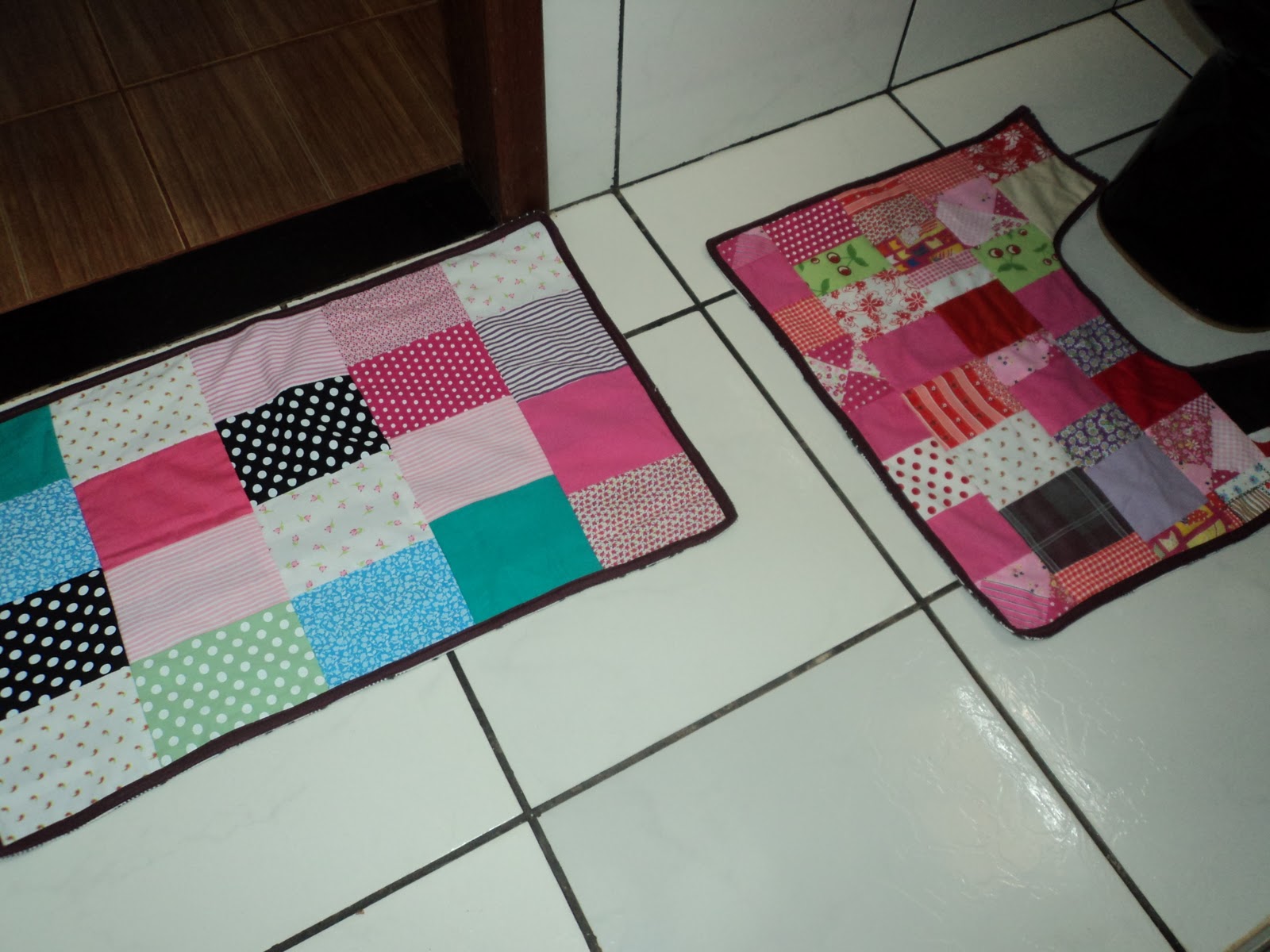 Tapete Patchwork Simples : Coisas do Reino: TAPETES PARA BANHEIRO EM PATCHWORK Tapete Patchwork Simples : Coisas do Reino: TAPETES PARA BANHEIRO EM PATCHWORK