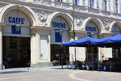 Кафене Lavazza Turin+lavazza+cafe+san+paulo+piazza+(1410+x+940)