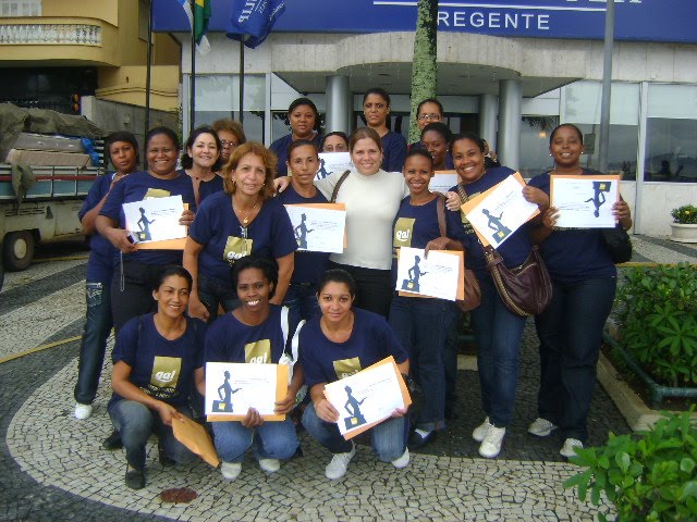 TURMA DE CAMAREIRA E ARRUMADOR DE HOTEL