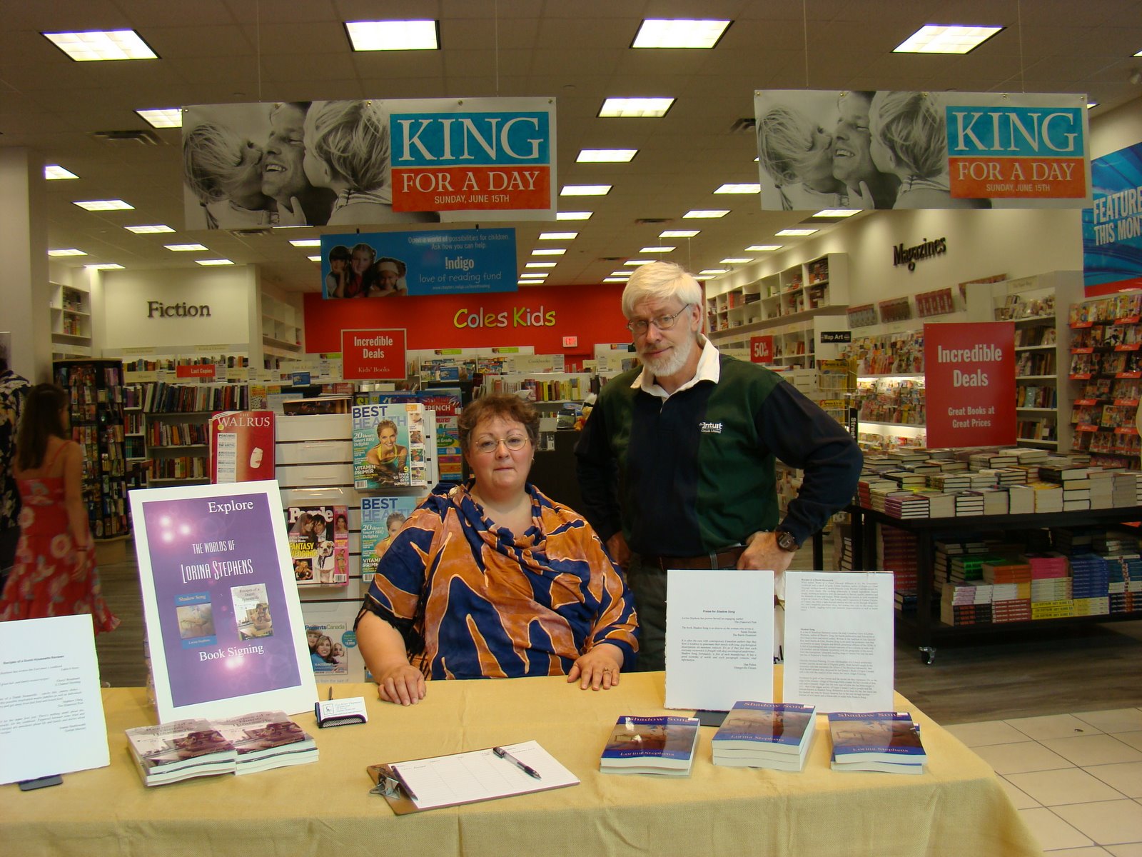 [LorinaGaryBookSigningNewmarket.JPG]