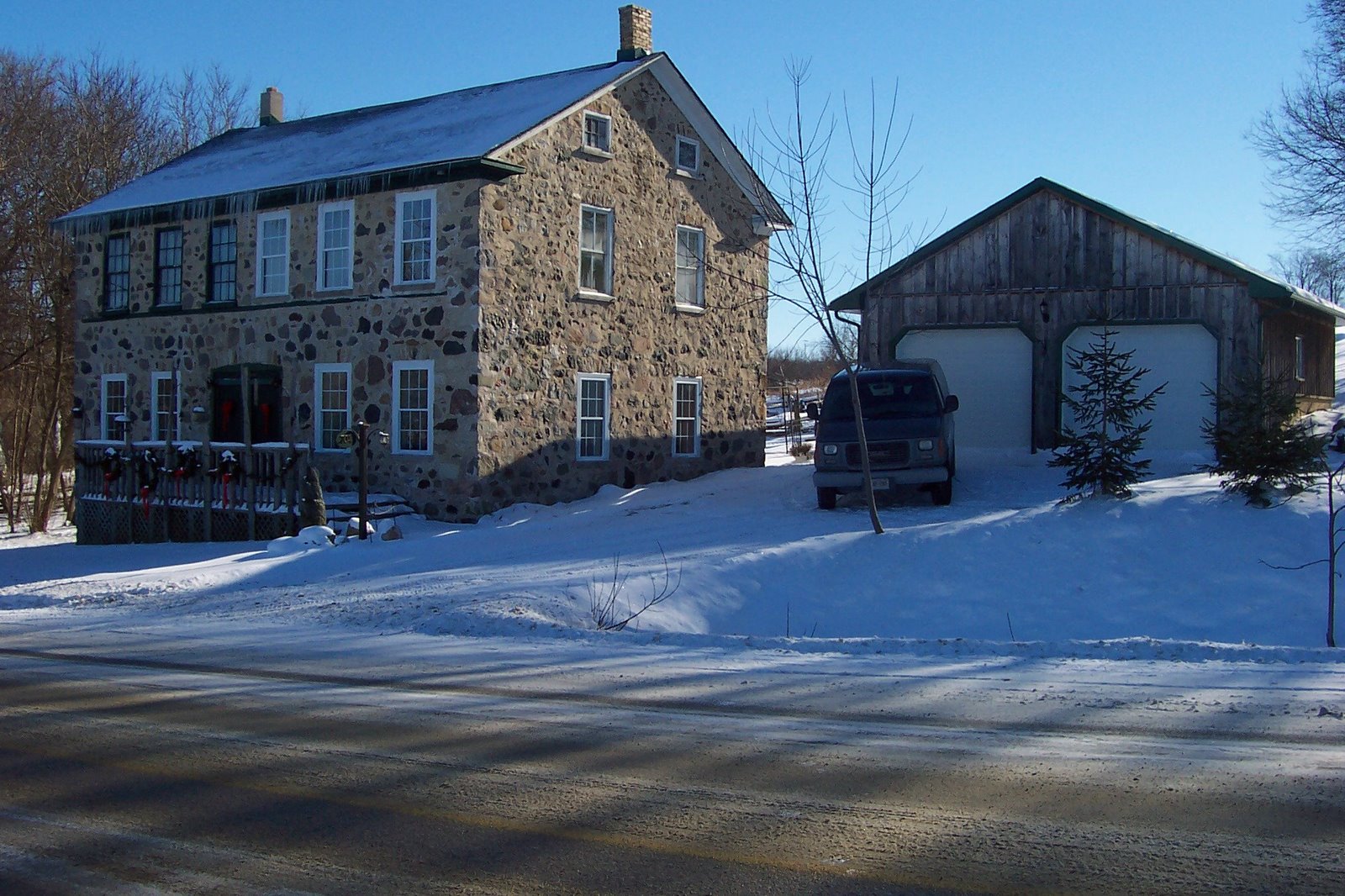 [Dec+2005+House+Front.jpg]