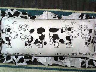 bantal sapi mini hitam putih souvenir cantik bantal sapi mini hitam putih souvenir cantik