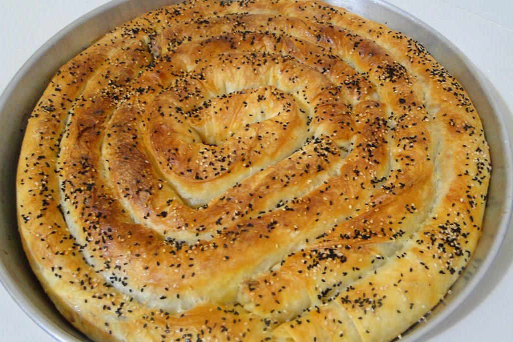 REYHAN�IN MUTFAĞINDAKİ NUR Kıymalı Kol Böreği