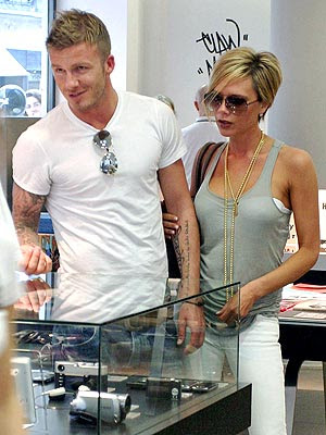 beckham victoria david bathing suit hair celebrity pounds becham trees christmas