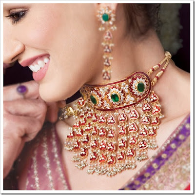 Unique jewelry uses natural