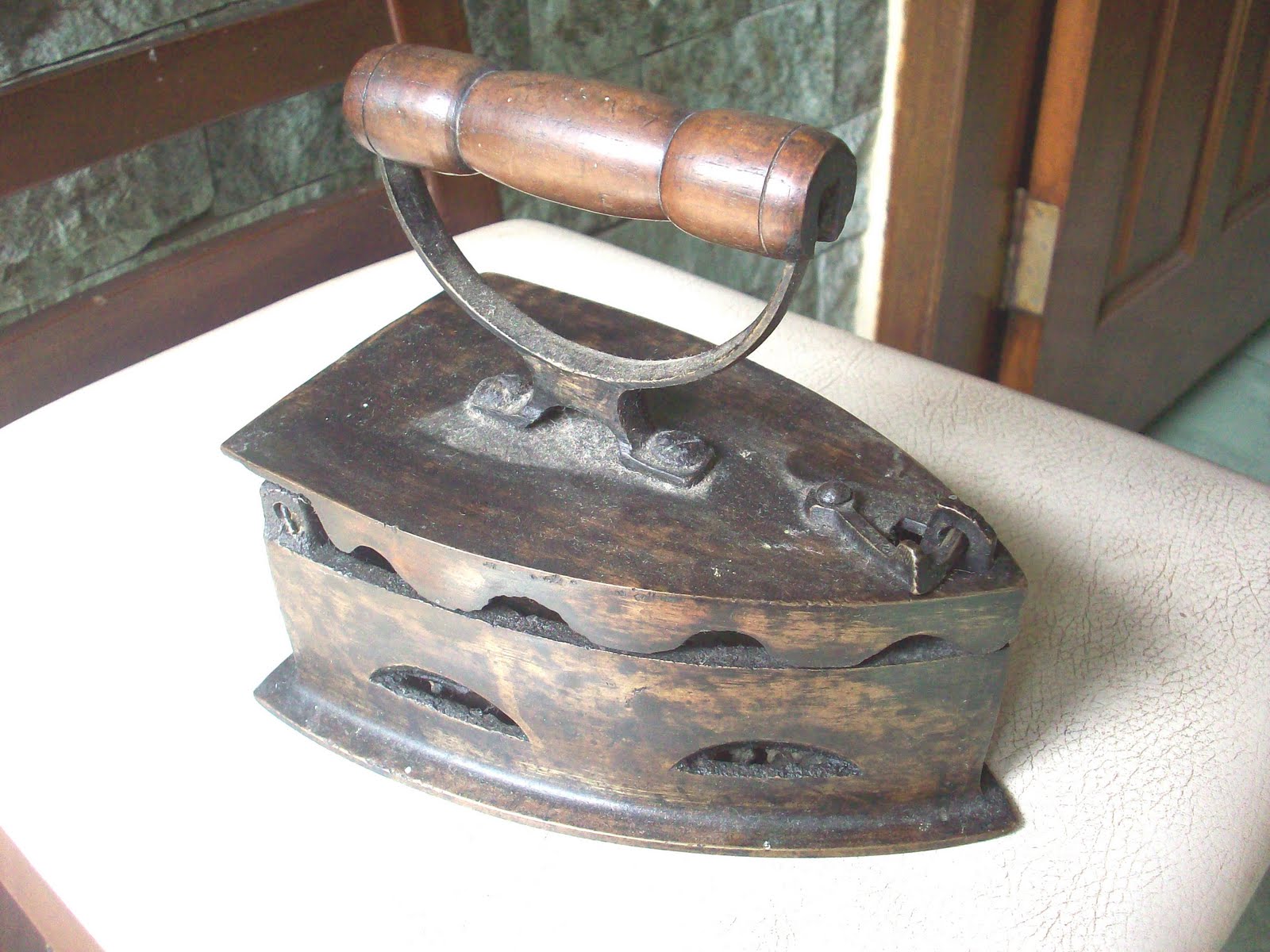 Arti Barang Vintage at Lewis Gentry blog