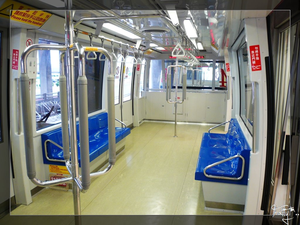 [05.JPG]