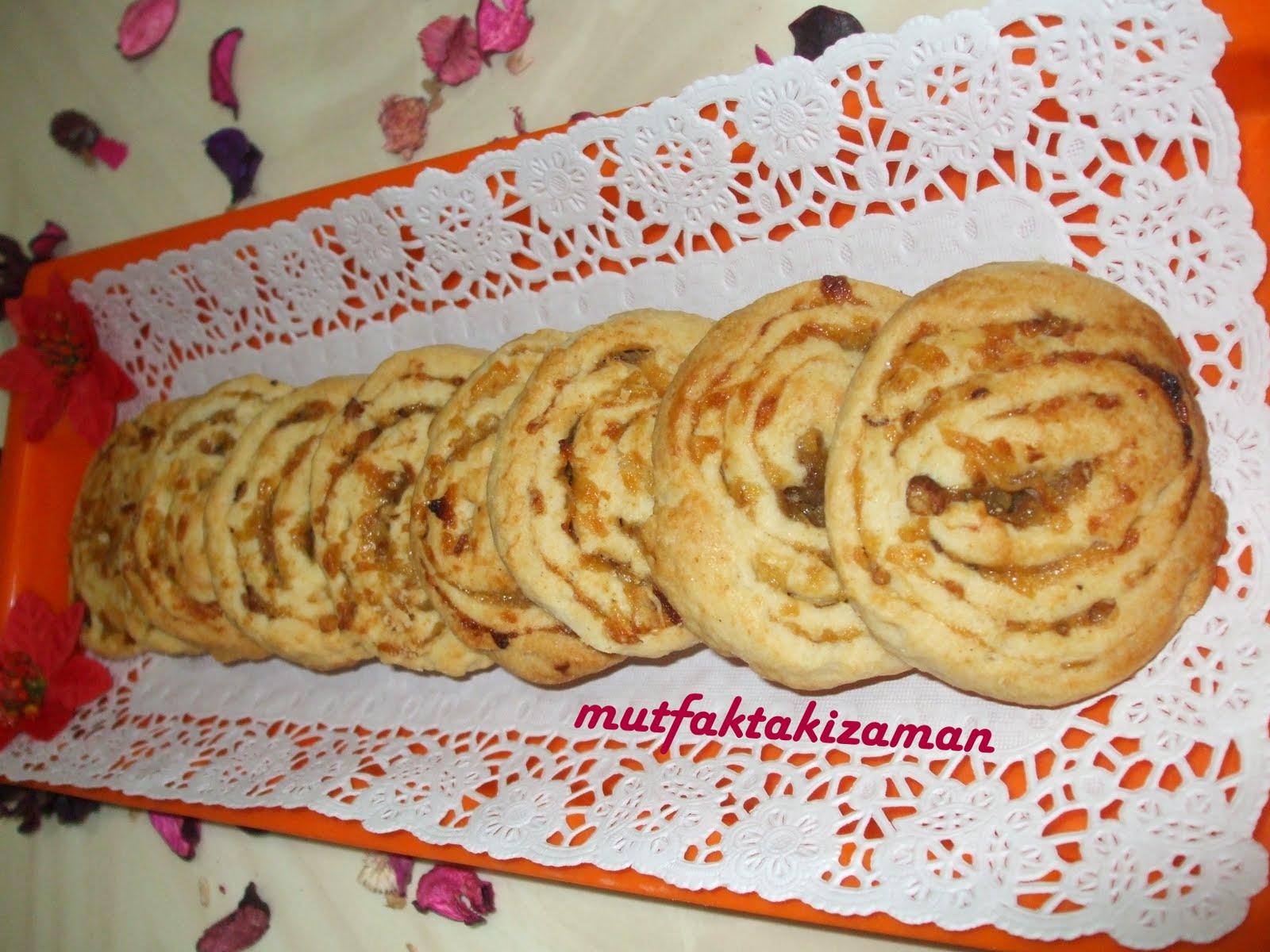 Mini elmalı kruvasan tarifi Mini elmalı kruvasan tarifi