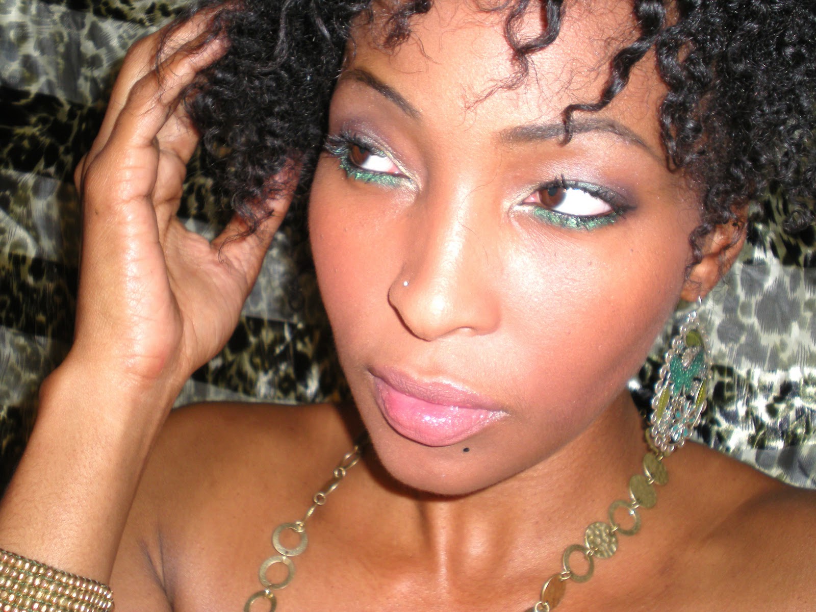http://4.bp.blogspot.com/_ajQ-909GWNw/TL5n72bvCZI/AAAAAAAAAIs/sHPvh1Vgnns/s1600/green%2Beyes.jpg