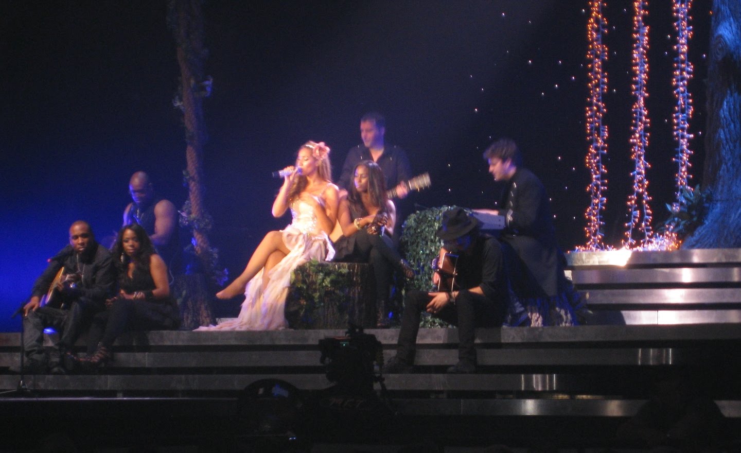 http://4.bp.blogspot.com/_ap0EabxFcNk/TBC3fNRlbwI/AAAAAAAADR8/22-5N93HThY/s1600/Leona+4.jpg