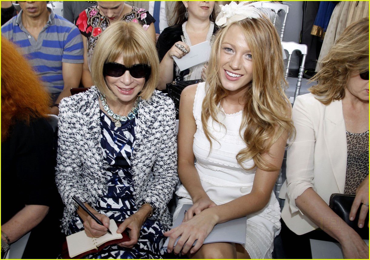 http://4.bp.blogspot.com/_aqNLvyM3yms/TNpLrrV92eI/AAAAAAAAAM8/bjanQ4tuyC0/s1600/blake-lively-anna-wintour-04.jpg