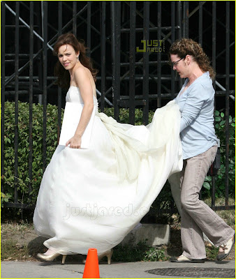 rachel mcadams wedding dress married 2007 gleeson rebecca bana eric klaus star movie fashion trend bride makes really pretty does