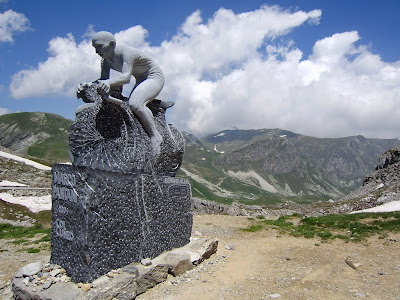 Bicikl kao spomenik , skulptura ili fenomen Pantani+memorial