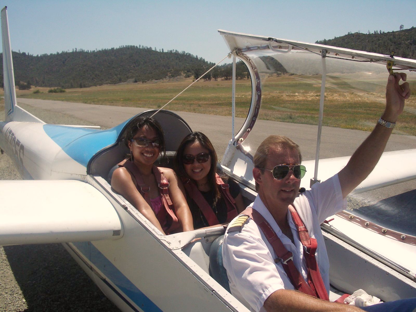 plane gliding