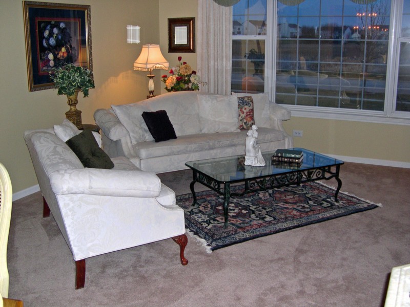 Creative Juice What Were They Thinking Thursday Size Does Matter Remember Even A Floor Is Better Than With Small Rug Because Skimpy Little Looks Sp And Choppy Room Without