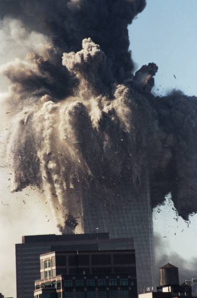 [wtc-northtower-collapse[1].jpg]