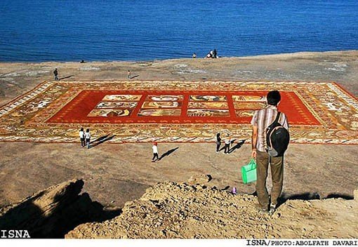 [world's-largest-sand-carpet-13.jpg]