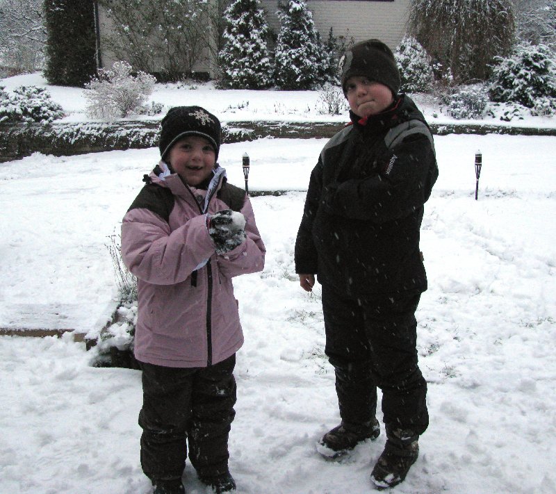 [snÃ¶+och+glada+barn.jpg]