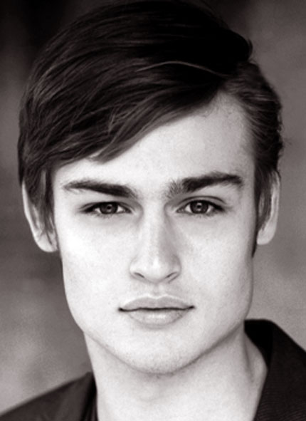 Douglas Booth - Images