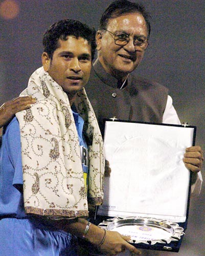 Tendulkar Wallpapers, nature wallpapers for mobile free download. Tendulkar Wallpapers,