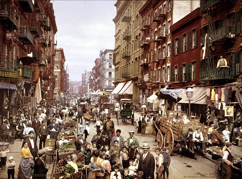 [800px-Mulberry_Street_NYC_c1900_LOC_3g04637u_edit.jpg]
