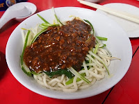 Qun Zhong Eating House - noodle with minced beef